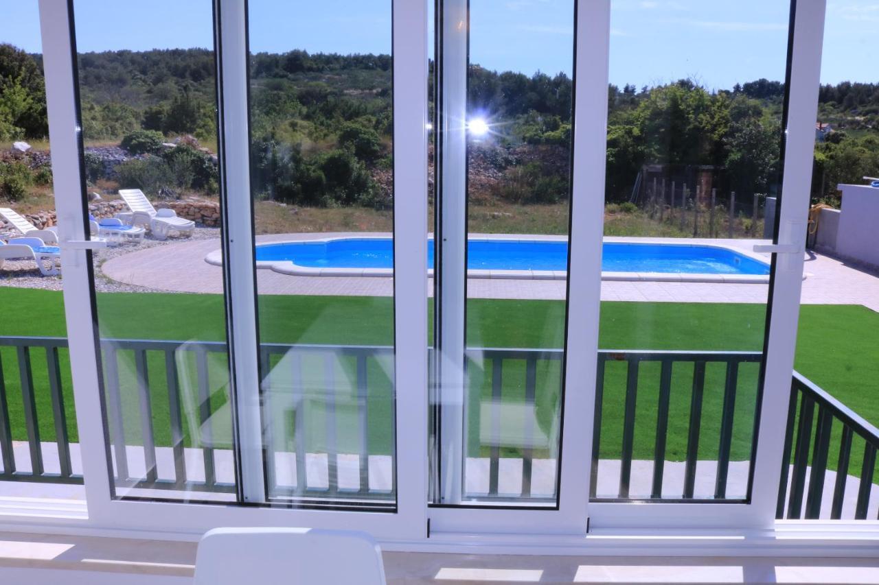 Vila Nane Garden House With Heated Pool Mirce Exteriér fotografie